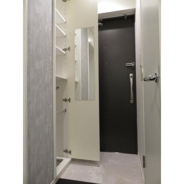 Room image 13