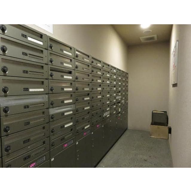 Room image 16