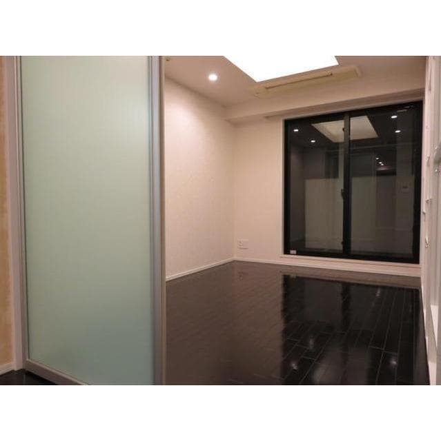 Room image 14