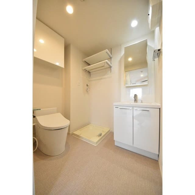 Room image 15