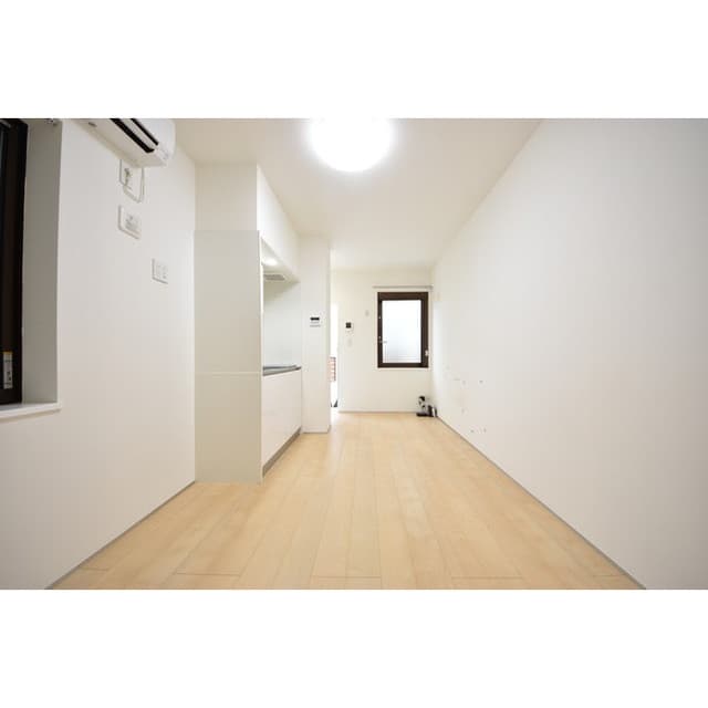 Room image 13