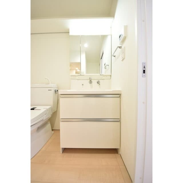Room image 15