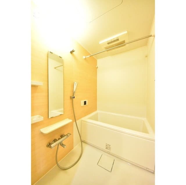 Room image 11