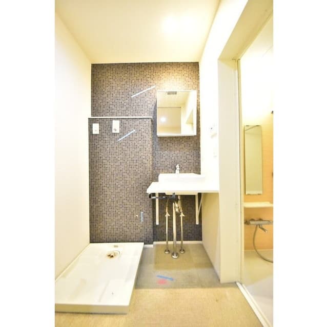 Room image 13