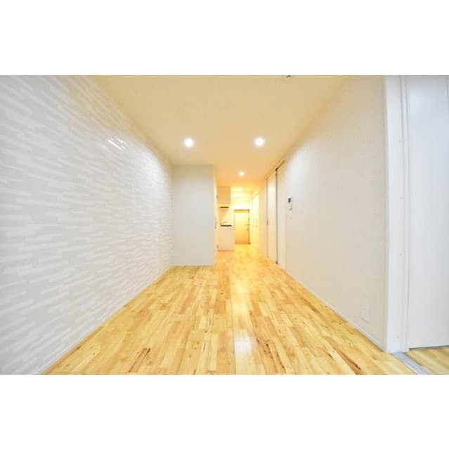 Room image 15