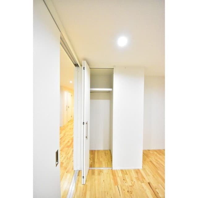 Room image 16