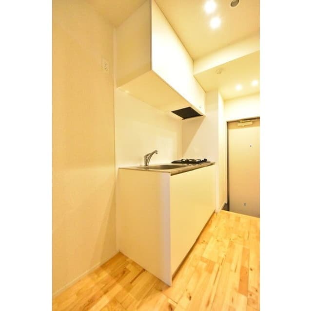 Room image 8