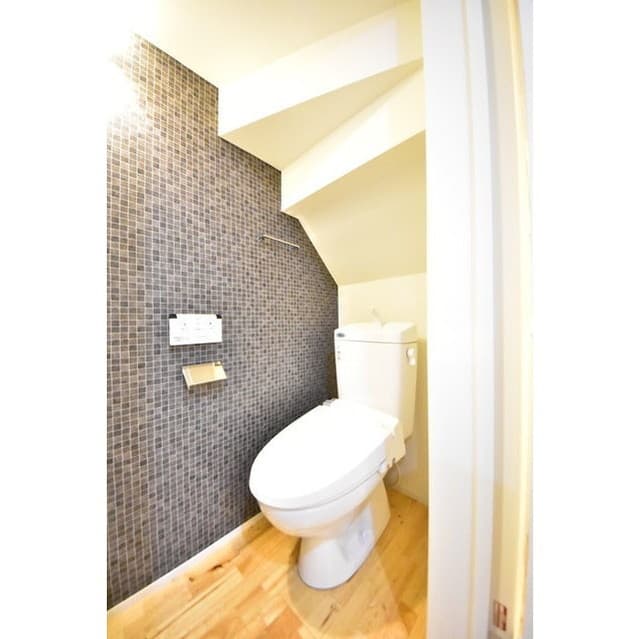 Room image 9