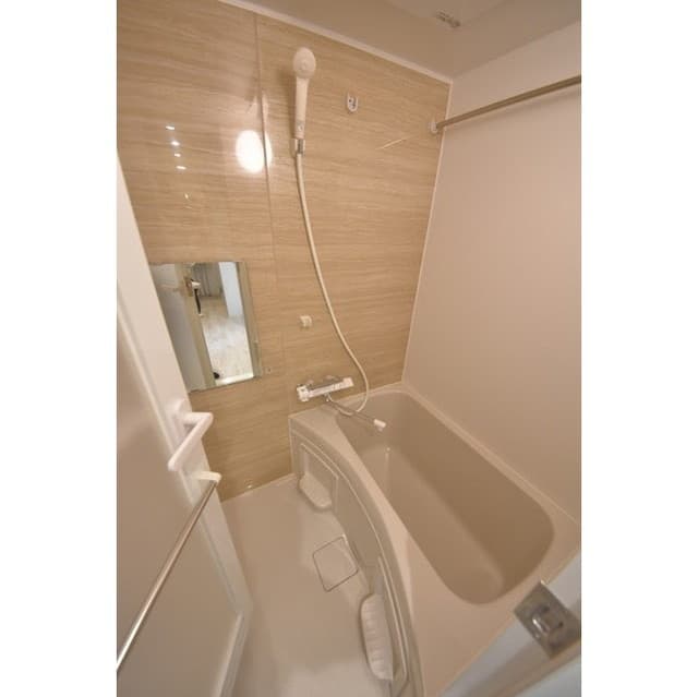 Room image 14