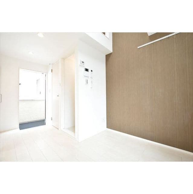 Room image 10