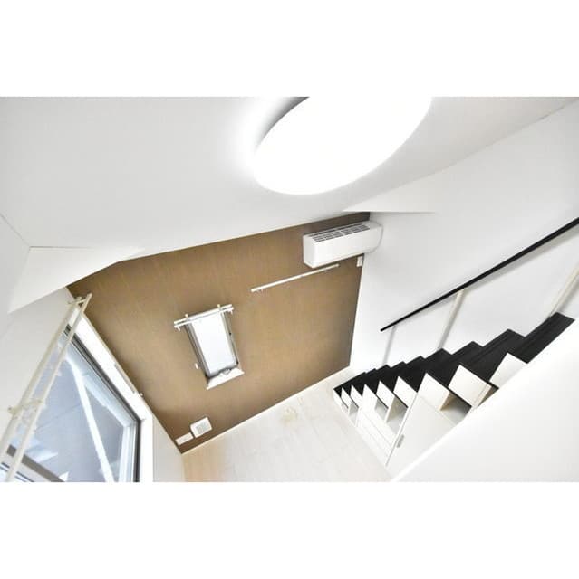 Room image 15