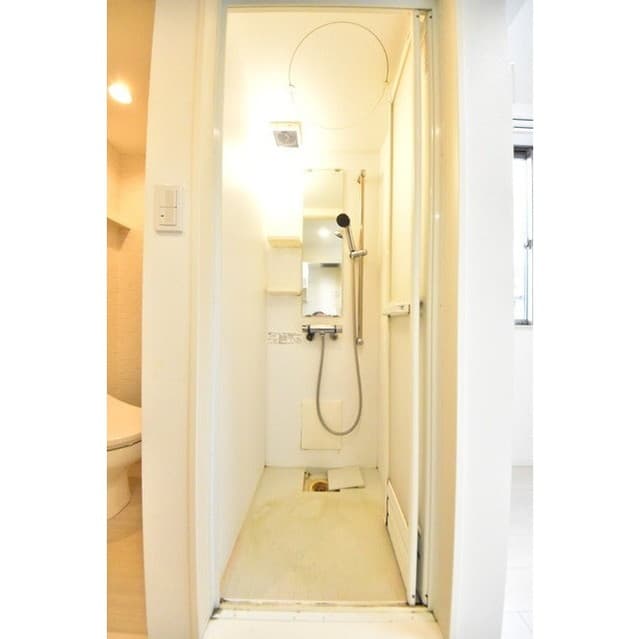Room image 9