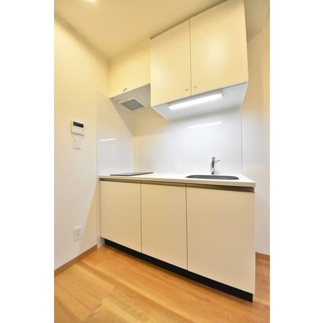 Room image 11
