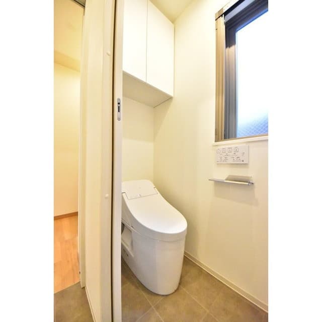 Room image 8