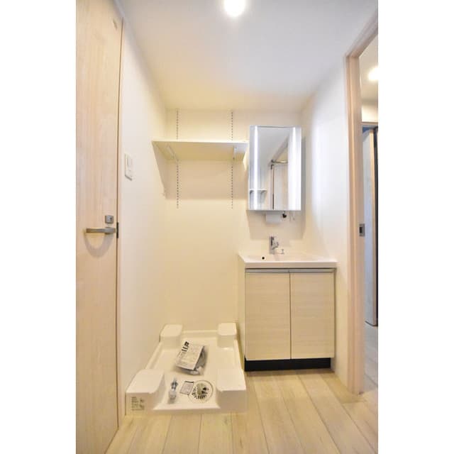 Room image 15