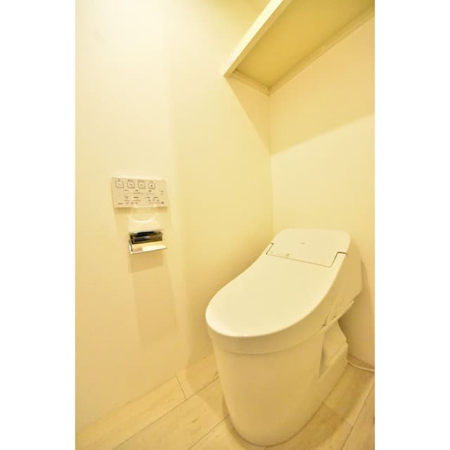 Room image 16