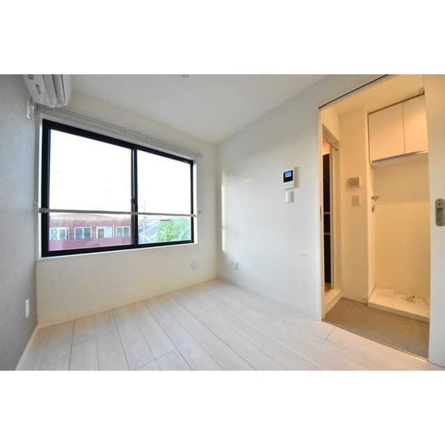 Room image 14