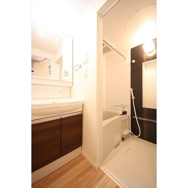 Room image 13