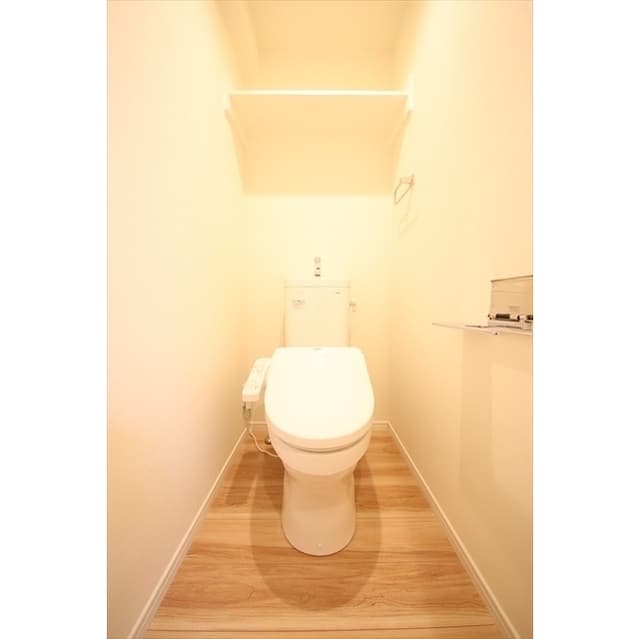 Room image 15