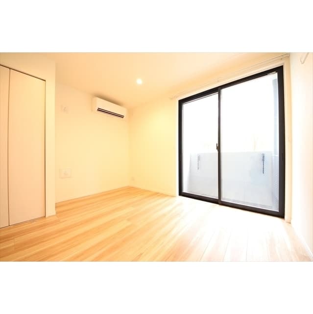 Room image 16