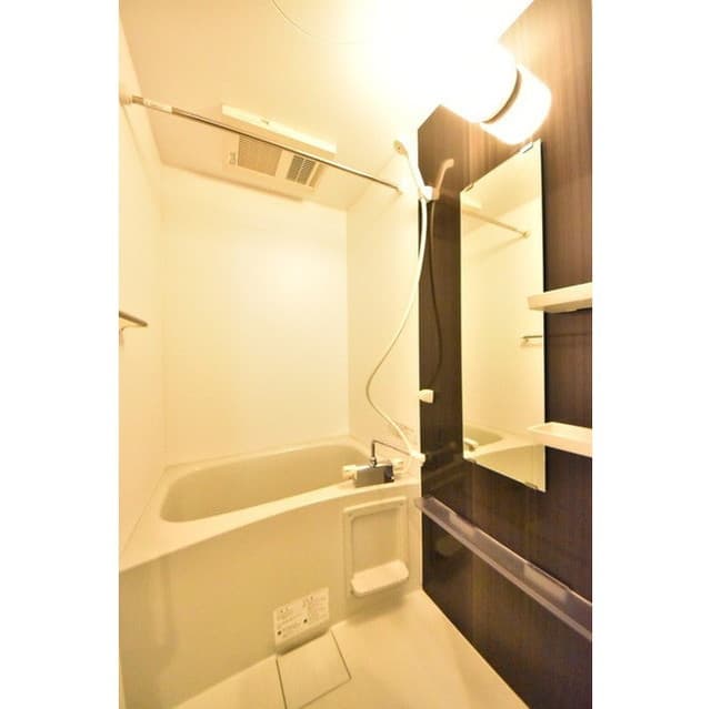 Room image 10