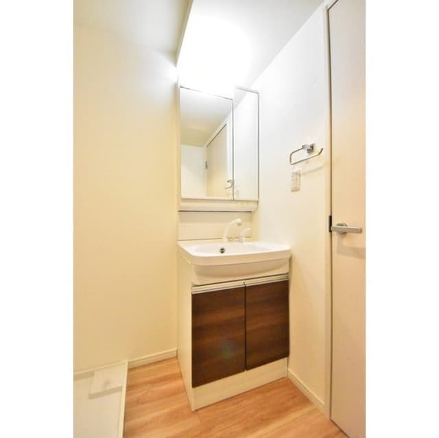 Room image 13