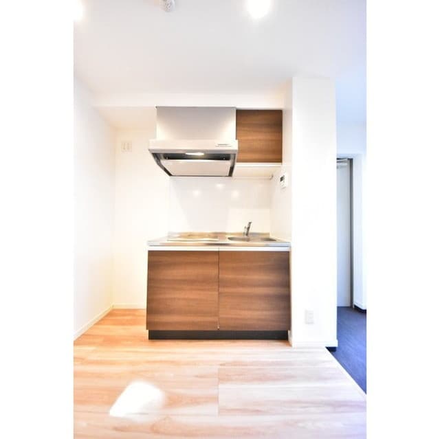 Room image 15