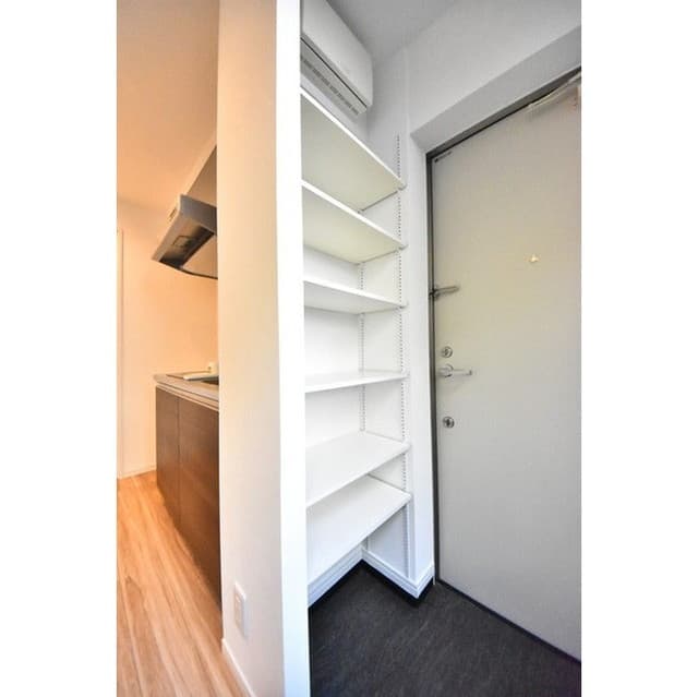 Room image 9