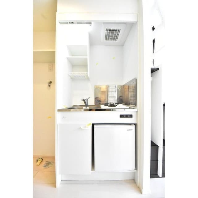 Room image 8