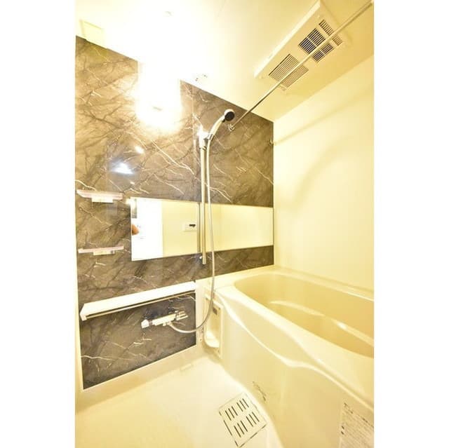Room image 11