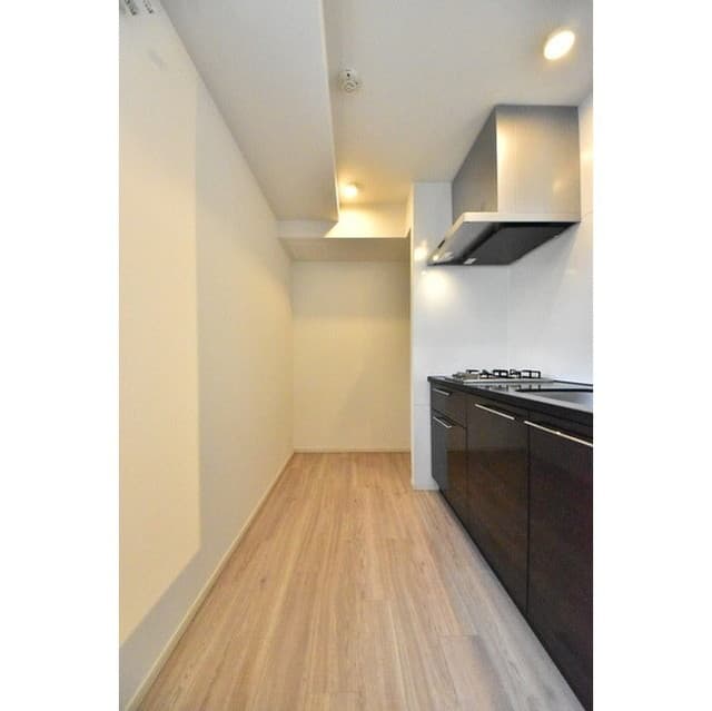 Room image 16