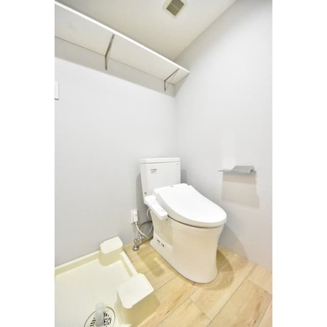 Room image 11
