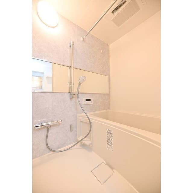 Room image 13