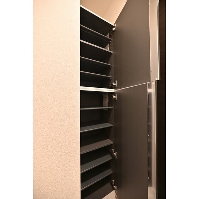 Room image 11