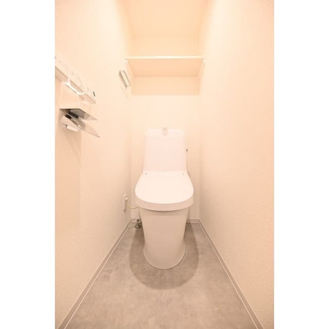 Room image 16