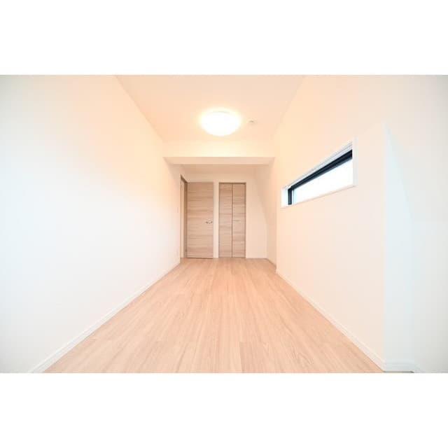 Room image 13