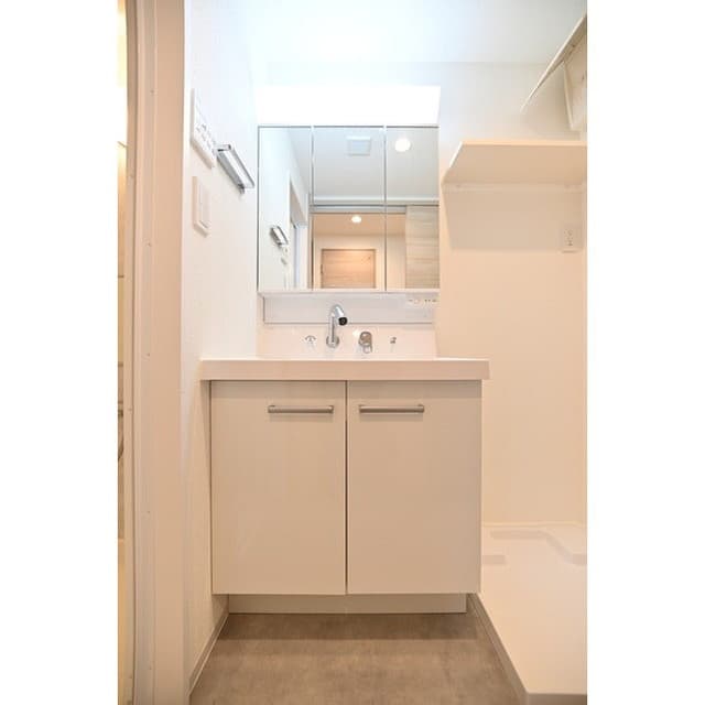 Room image 15