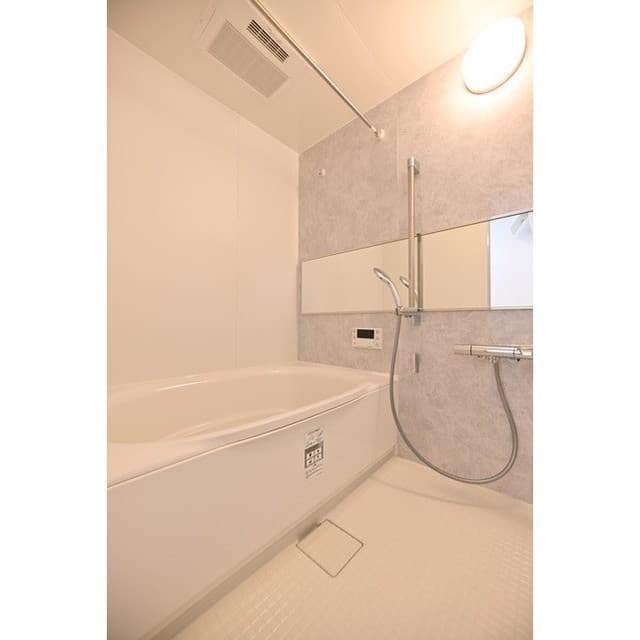 Room image 14