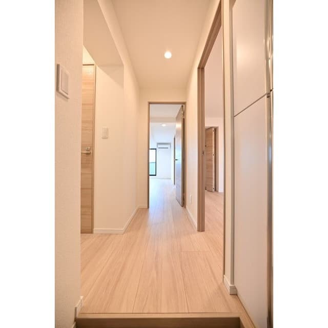 Room image 9