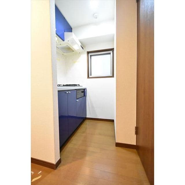 Room image 15