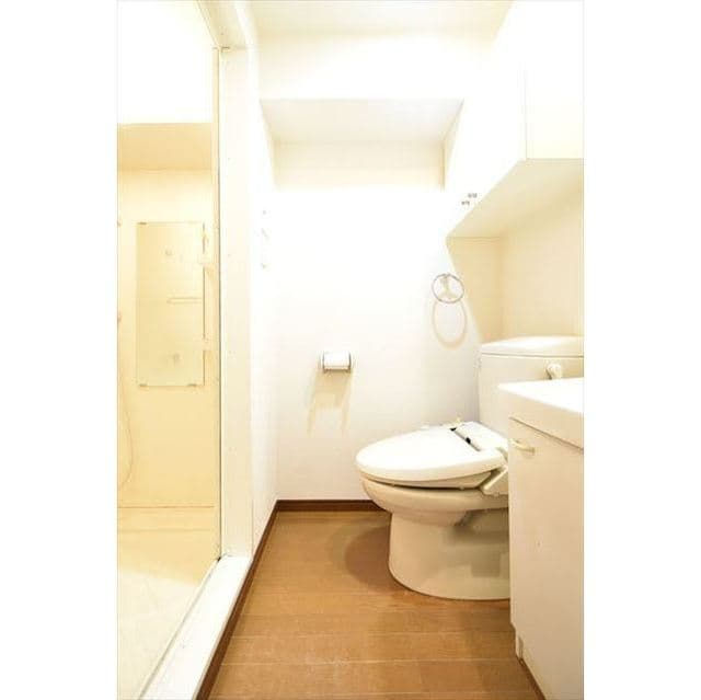 Room image 16