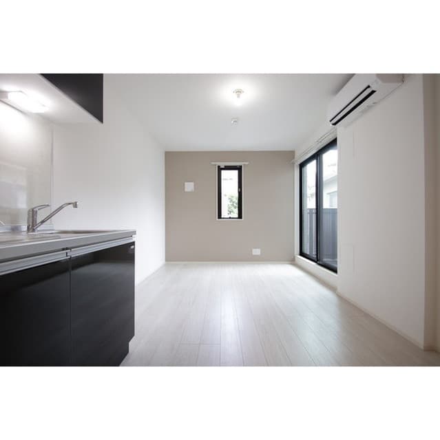Room image 13