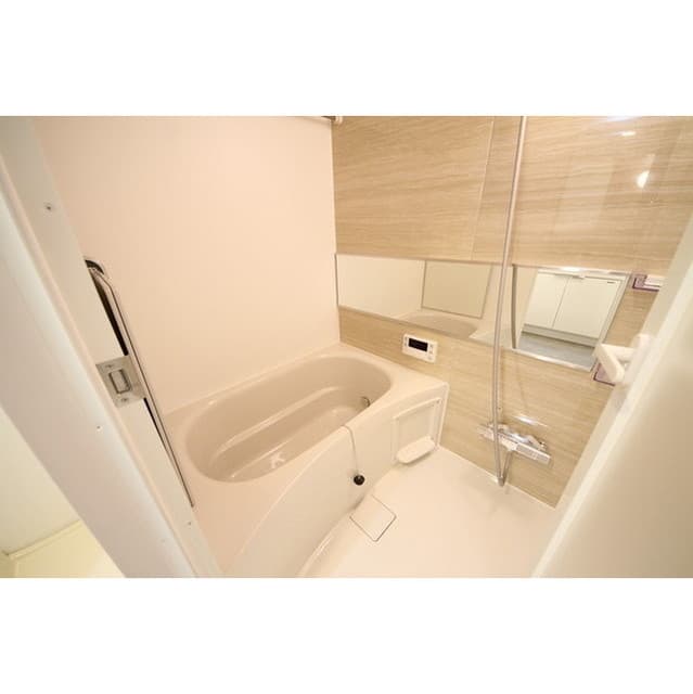 Room image 13