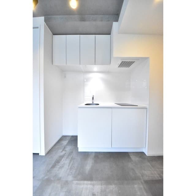 Room image 12