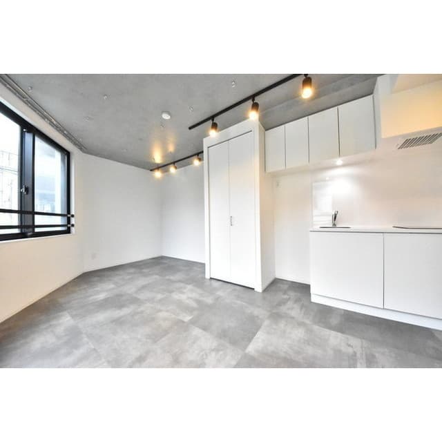 Room image 15