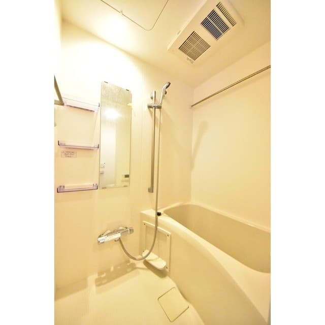 Room image 8