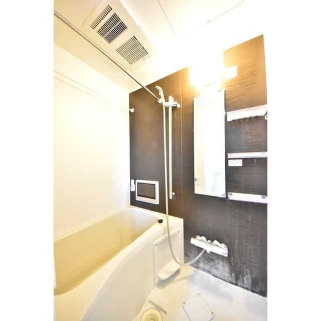 Room image 13