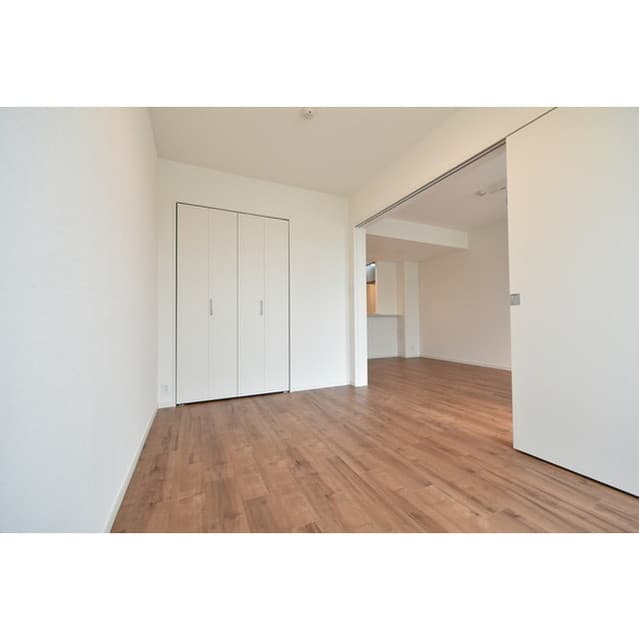 Room image 13