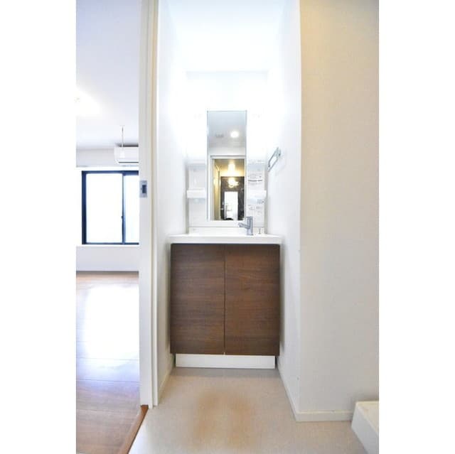 Room image 12