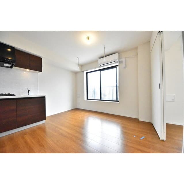 Room image 16